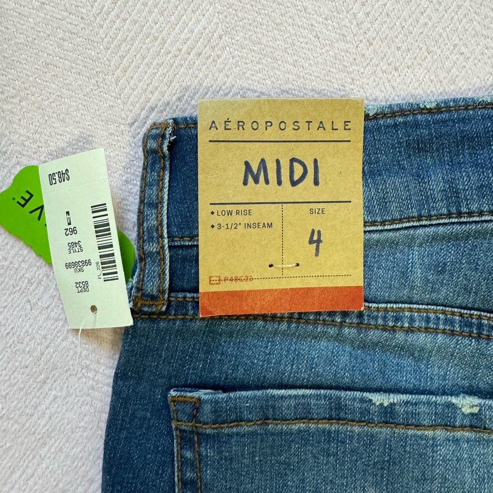 NWT Midi Low Rise Jean Shorts - Picture 2 of 3